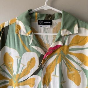 Original Use Men’s Medium 100% Rayon Hawaiian Print Shirt Island Beach Vacation